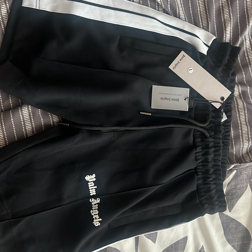 Brand New never worn . 100% authentic
